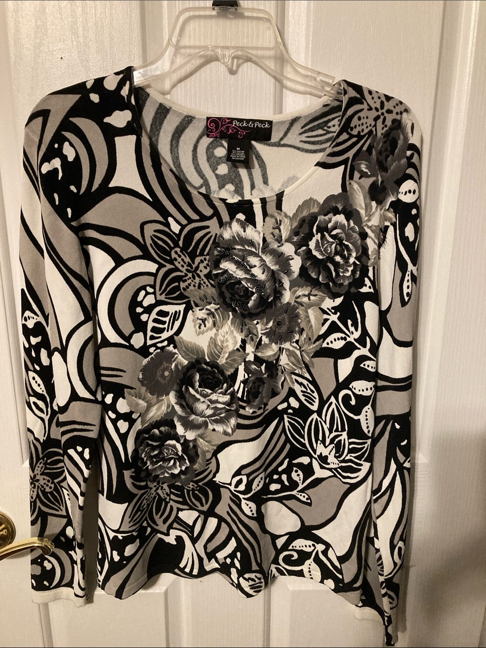 50% off in 3+ bundle, Peck & Peck Black and White floral print top w/ beading